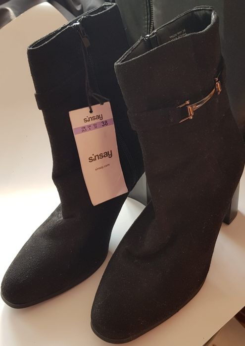 Cizme elegante si practice // SINSAY