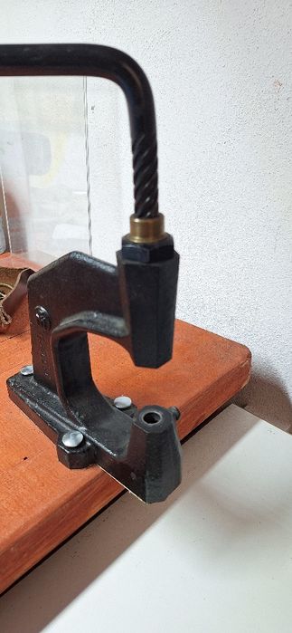 Presa manuala capse, nituri, ocheti etc