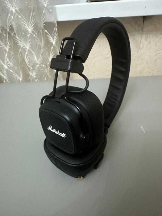наушники Marshall
