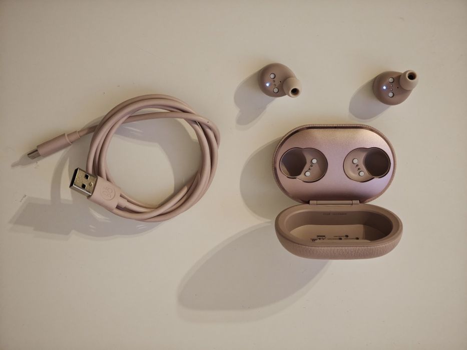 Bang and Olufsen Beoplay E8 3rd generation