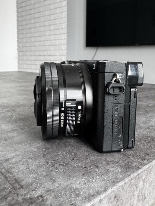 Камера α6300 с байонетом E и матрицей APS-C.
