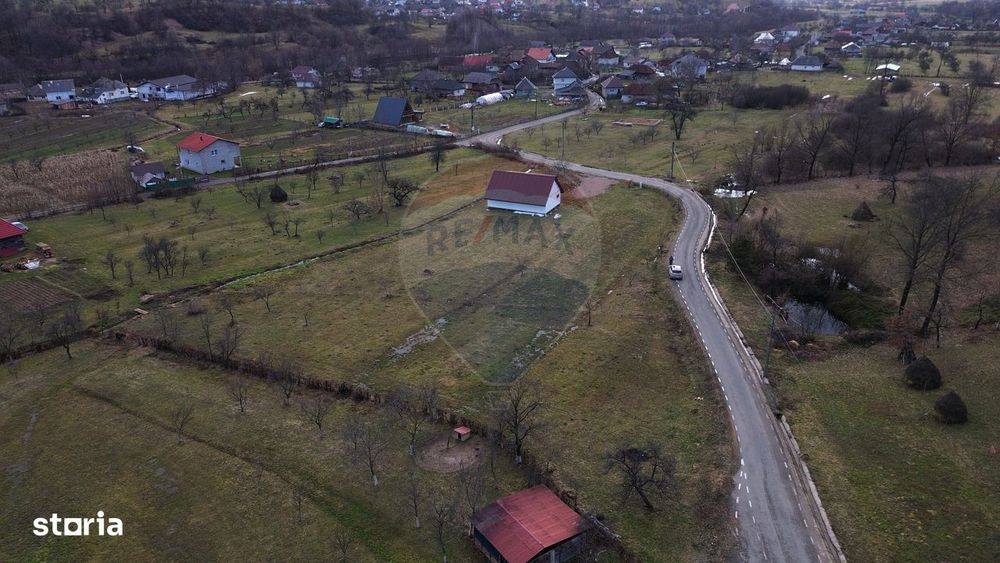 Teren intravilan de vanzare Șurdești