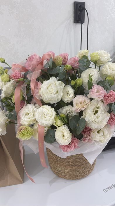 Продам букет лизиантусы