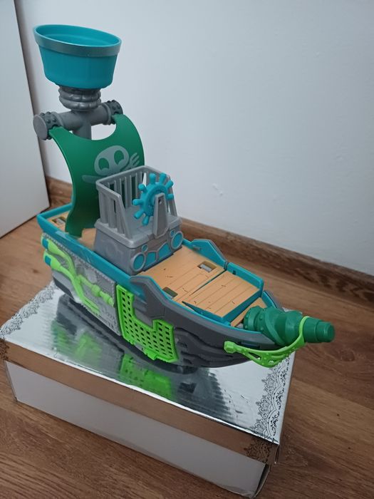 Vând diferite mașinuțe