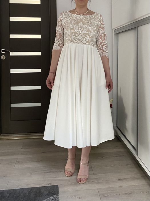 Rochie mireasa midi