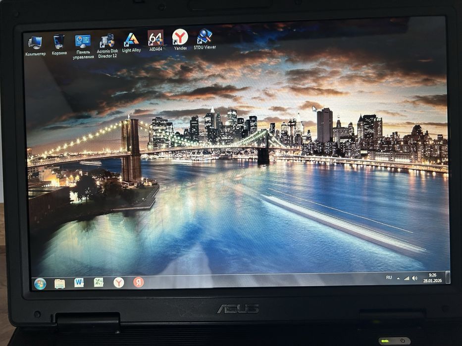 Ноутбук Asus  в хорошем состоянии