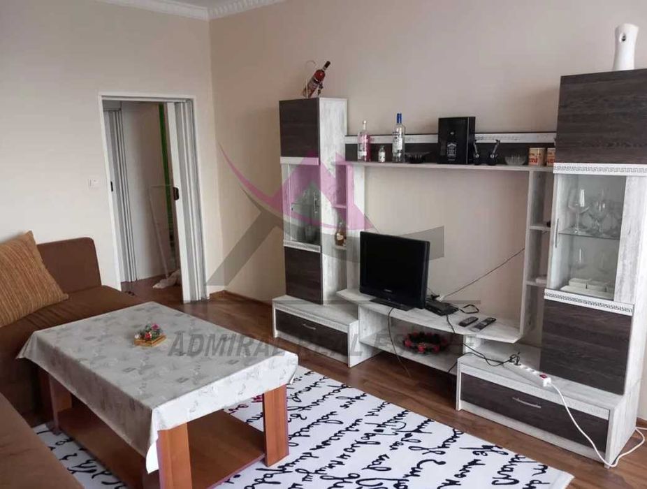 ТРИ отделни стаи -Възраждане 1