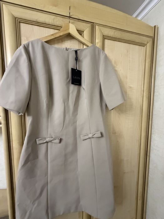 Продам новое платье.