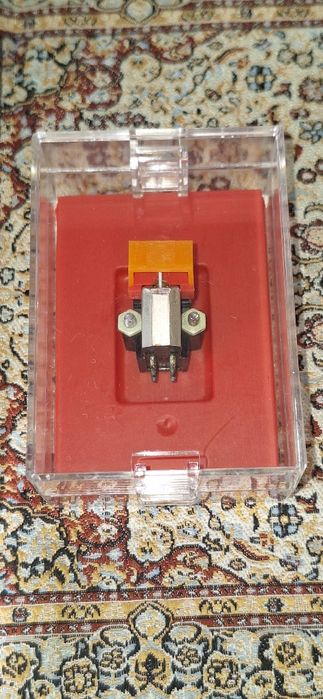 Doză magnetică stereo Tesla VM 2103. 
Compatibilă cu diverse pick-up-u