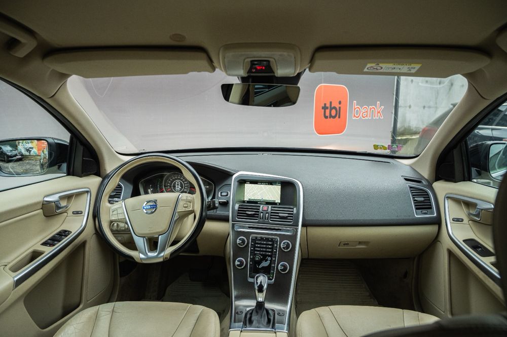 Volvo XC60- variante -2015 - roti iarna noi - scaune incalzite -navi-