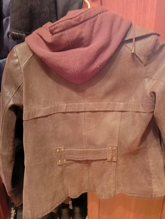 Продам женские куртки