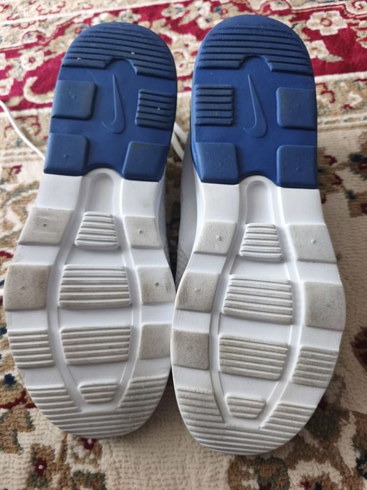 Nike Air Max motion 2