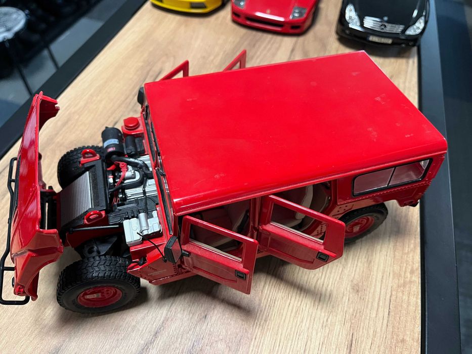 Метална колекционерска количка  модел HUMMER H1 1999г. 1:18 MAISTO