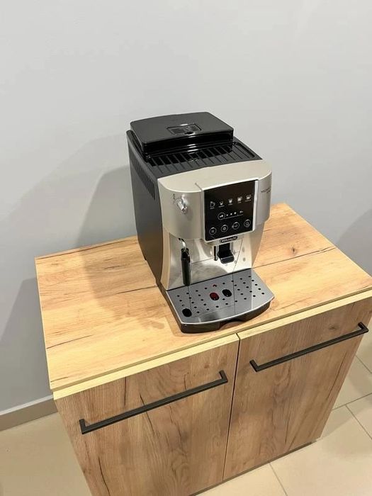 Кофемашина автоматическая DeLonghi ECAM 220.30.SB