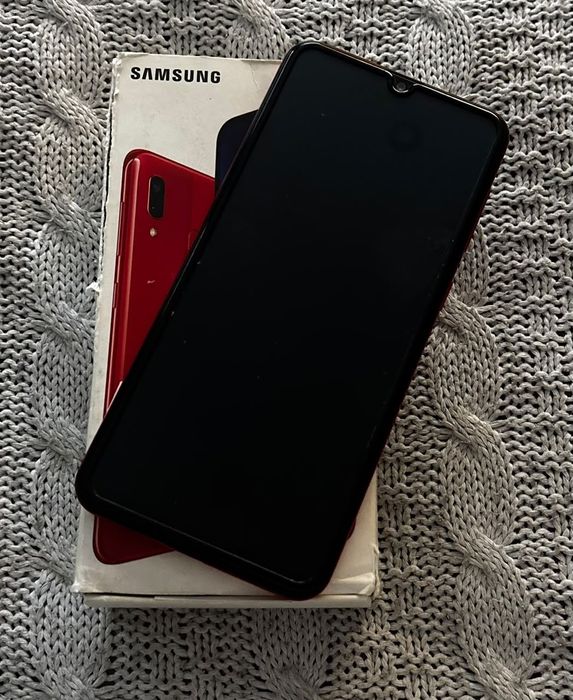 Телефон Samsung  A 20 в рабочем состоянии