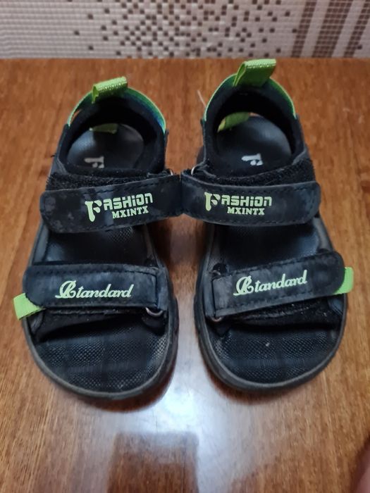 Продам обувь детскую