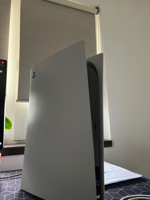 Consolă PlayStation 5 Model CFI-1000 | 825GB SSD | Stare impecabilă