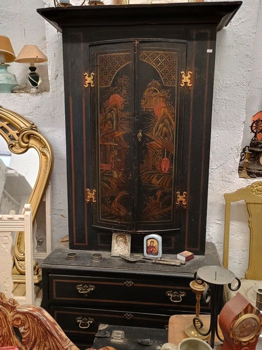 Автентичен шкаф оригинален