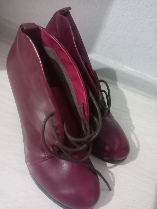 Ботинки бордовые