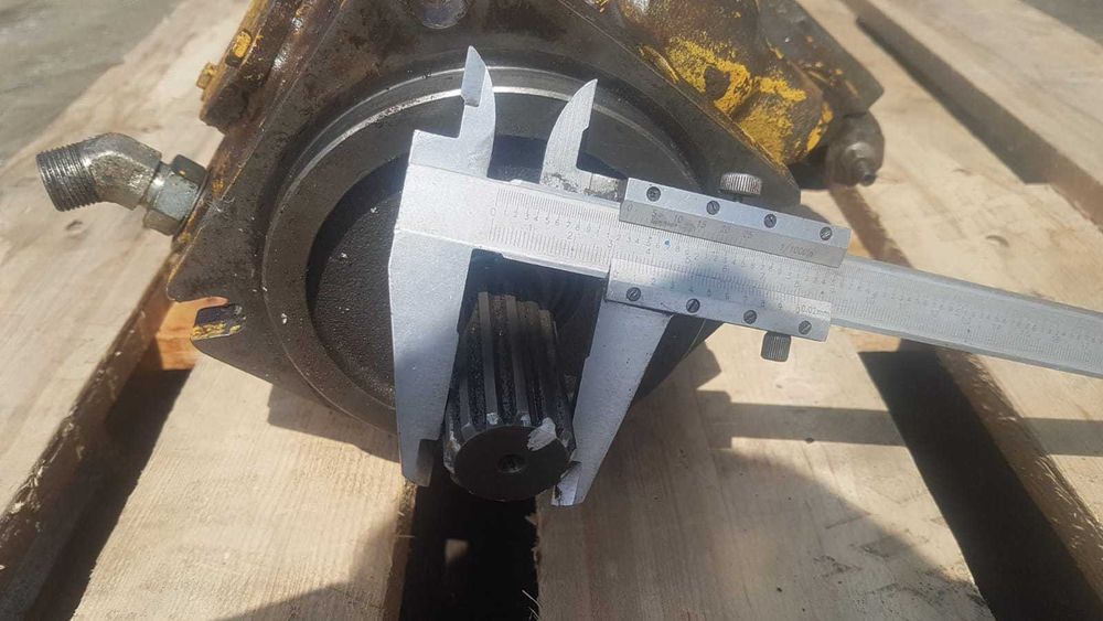 Pompa hidraulica buldozer Caterpillar D6