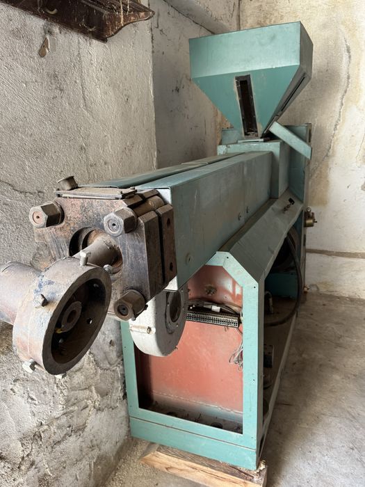 Екструдер за пластмасови изделелия и други