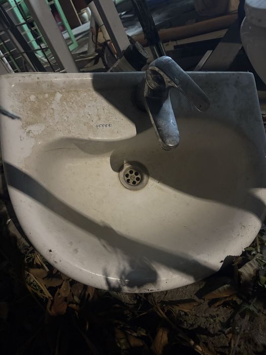 Раковина керамическая