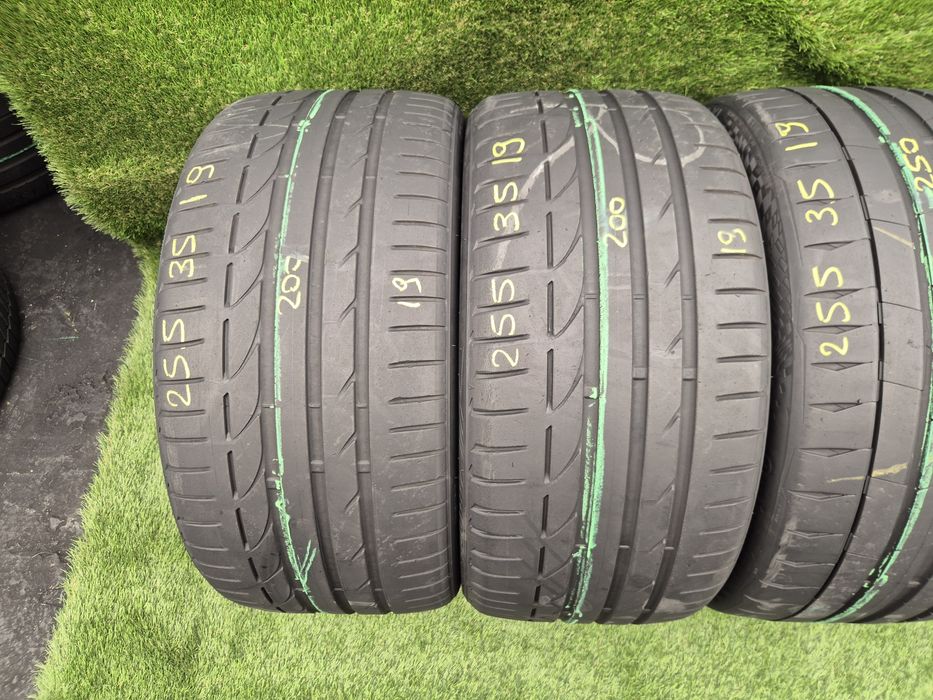 255 35 19 Continental și Bridgestone
