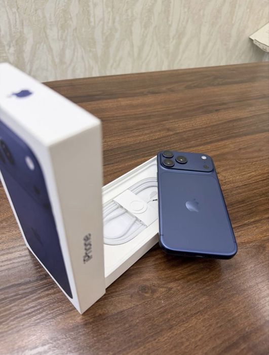 iPhone 17 Pro Max  1 Terabayt Blue Ideal xolatda Dubai