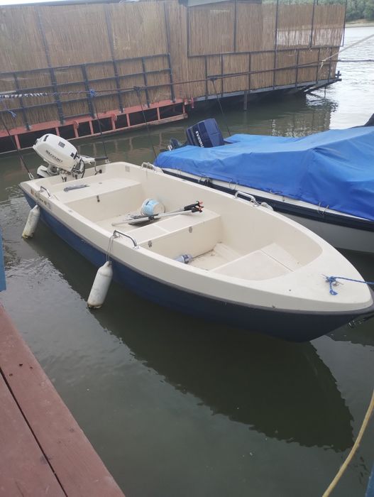 Barca Fibromarine 4,50m, motor Suzuki 20 cp
