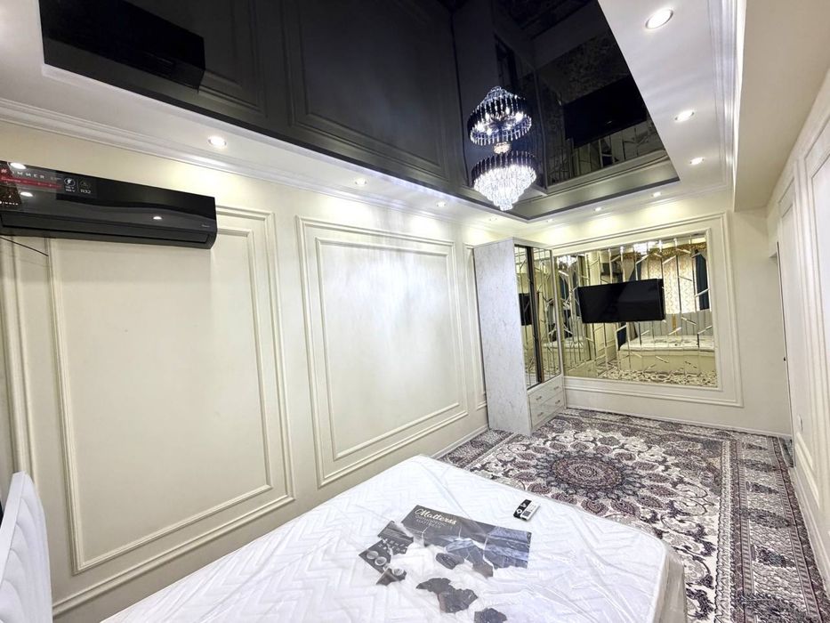 Сдается 1х переделанный как 2 х комнатная квартира Крытый рынок 350 $