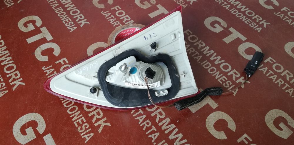 Ляв и десен стоп Ford Kuga 2 (2012-2019)