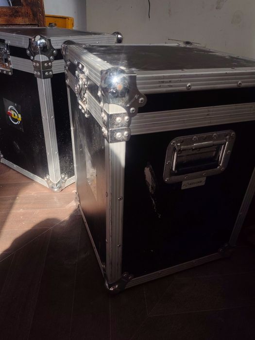 American DJ (ADJ) DJ Spot 300 – cap mobil tip moving head spot pentru iluminat de scenă și evenimente.