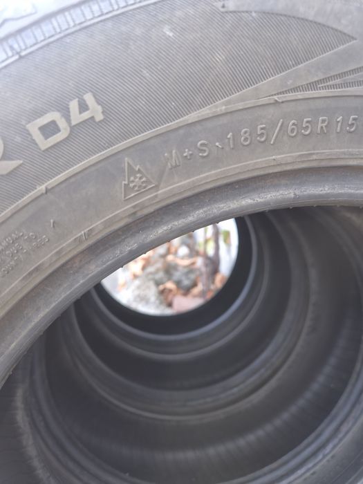 De..vanzare..caucucuri..Nokian..185..65.15..100Lei..bucata
