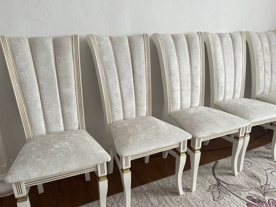 Стулья гостинные