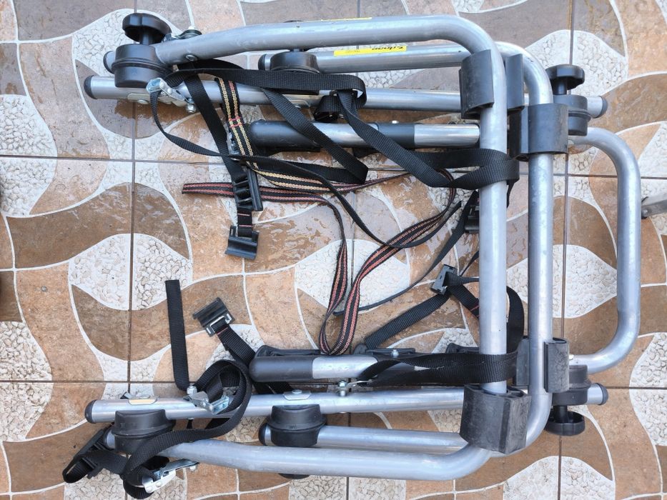 Suport bicicleta Peruzzo Treviso 380 cu prindere pe haion pentru 3 biciclete