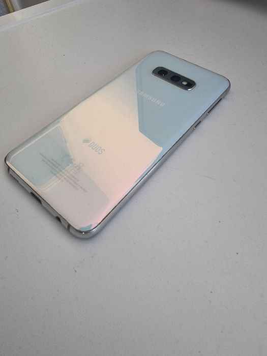 Samsung  S 10 e  като нов