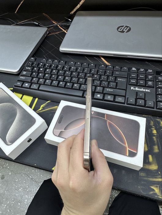 Iphone 16 pro max desert