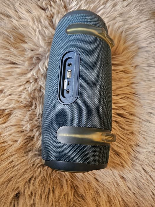 Boxă portabilă JBL Xtreme / Bluetooth, bass puternic
Descriere: Se vin