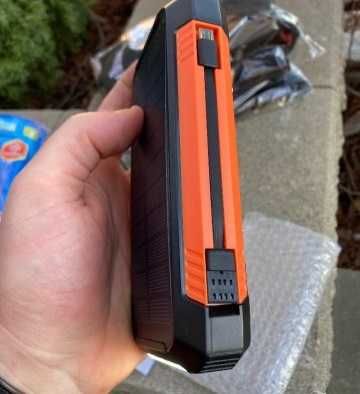 Соларна Външна Батерия POWERBANK Schwaiger 10000mah + Фенерче и Компас