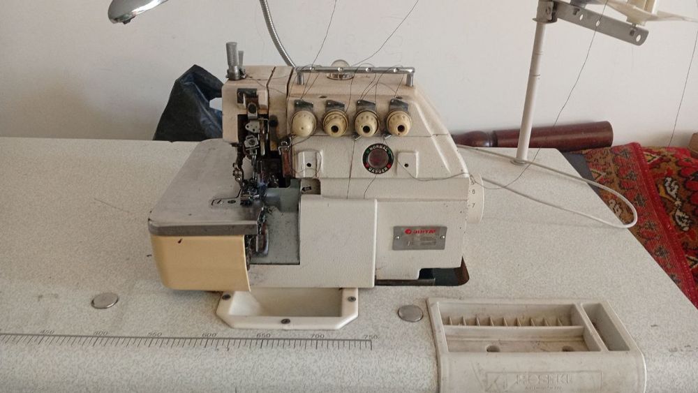 Juita averlo Sunser toʻgʻri chok