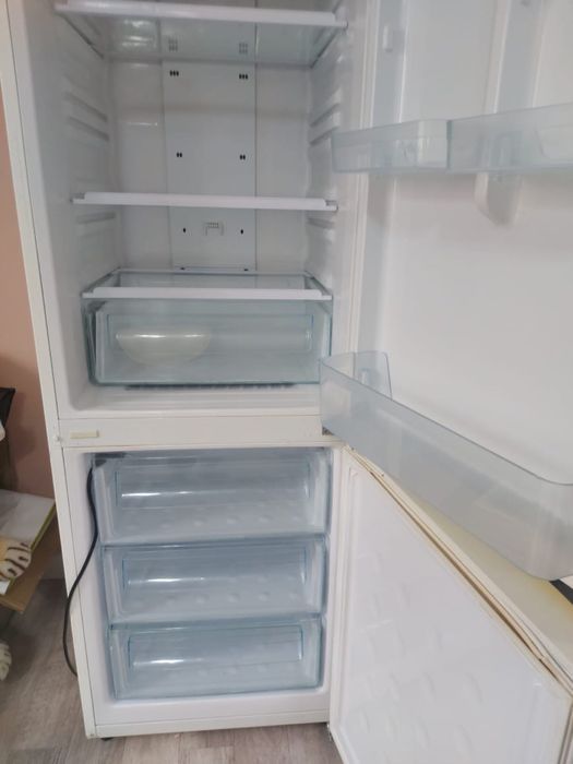 Продам холодильник Samsung