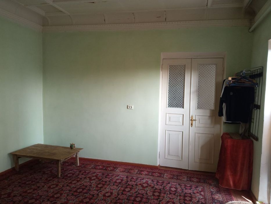 Malika bozor oldidan 6.5 sotix yer hisobida sotiladi