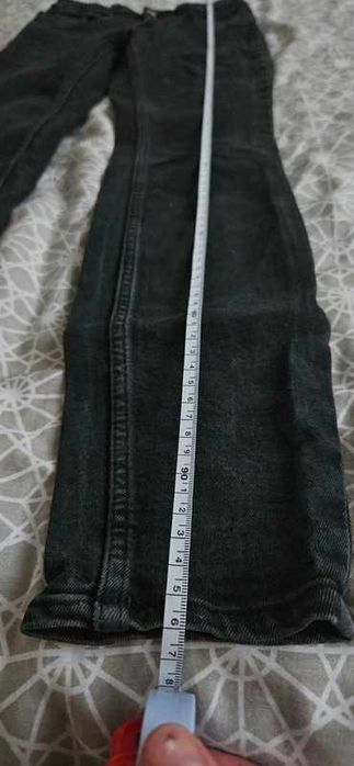 Blugi negri de la h&m