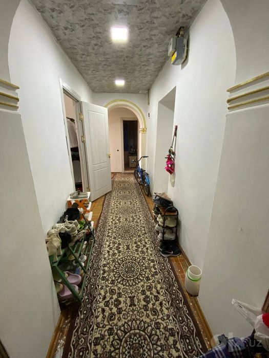 Gor parkda  dom sotiladi