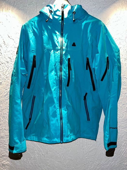 Яке за сноуборд/ски TOBE