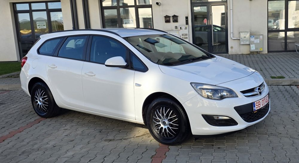 OPEL Astra 2013 — imagine 3