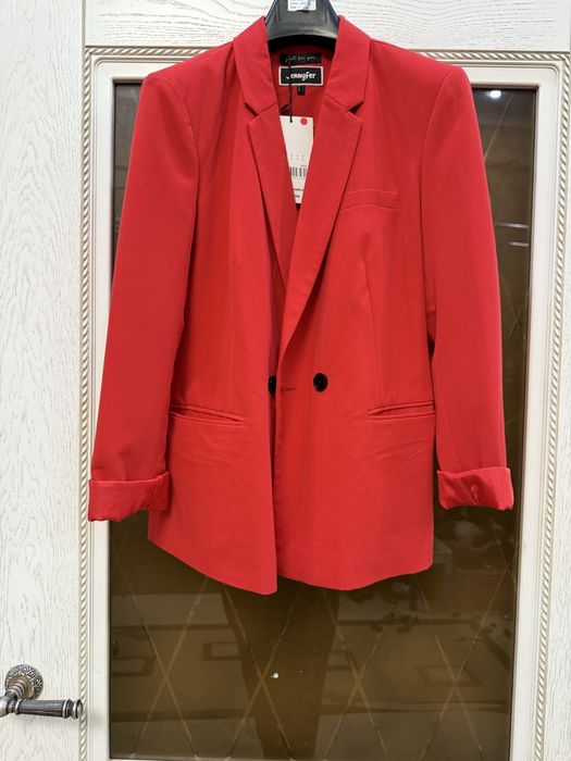 Костюмы пиджаки разые