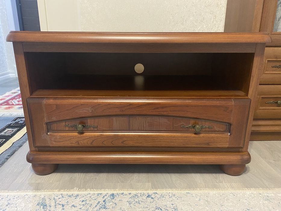 Журнальный стол или тумба