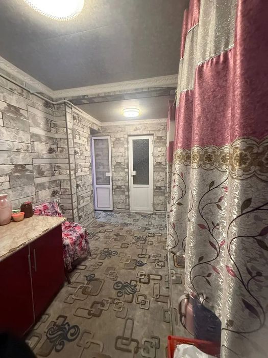 Kvartira soatiladi eski shahar pasport stol yonida 2 xona