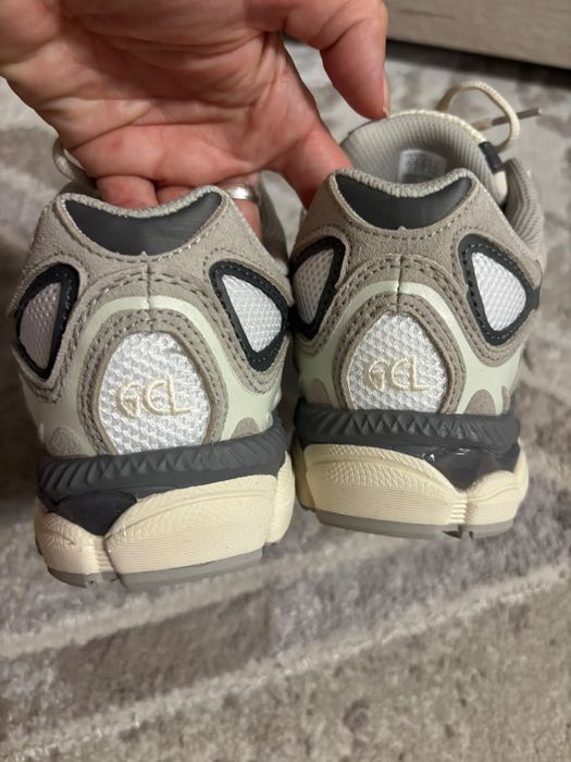 Кроссовки новые Asics